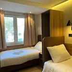 Day8 Hotel
