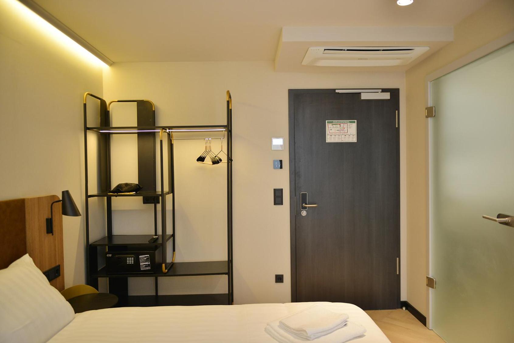 Day8 Hotel
